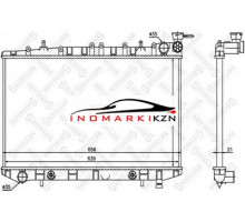 Радиатор охлаждение двигателя STELLOX 1025045SX на Nissan Primera I (P10) (1990–1997)